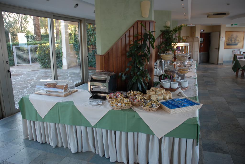 Grand Hotel L'Approdo Terracina Dış mekan fotoğraf