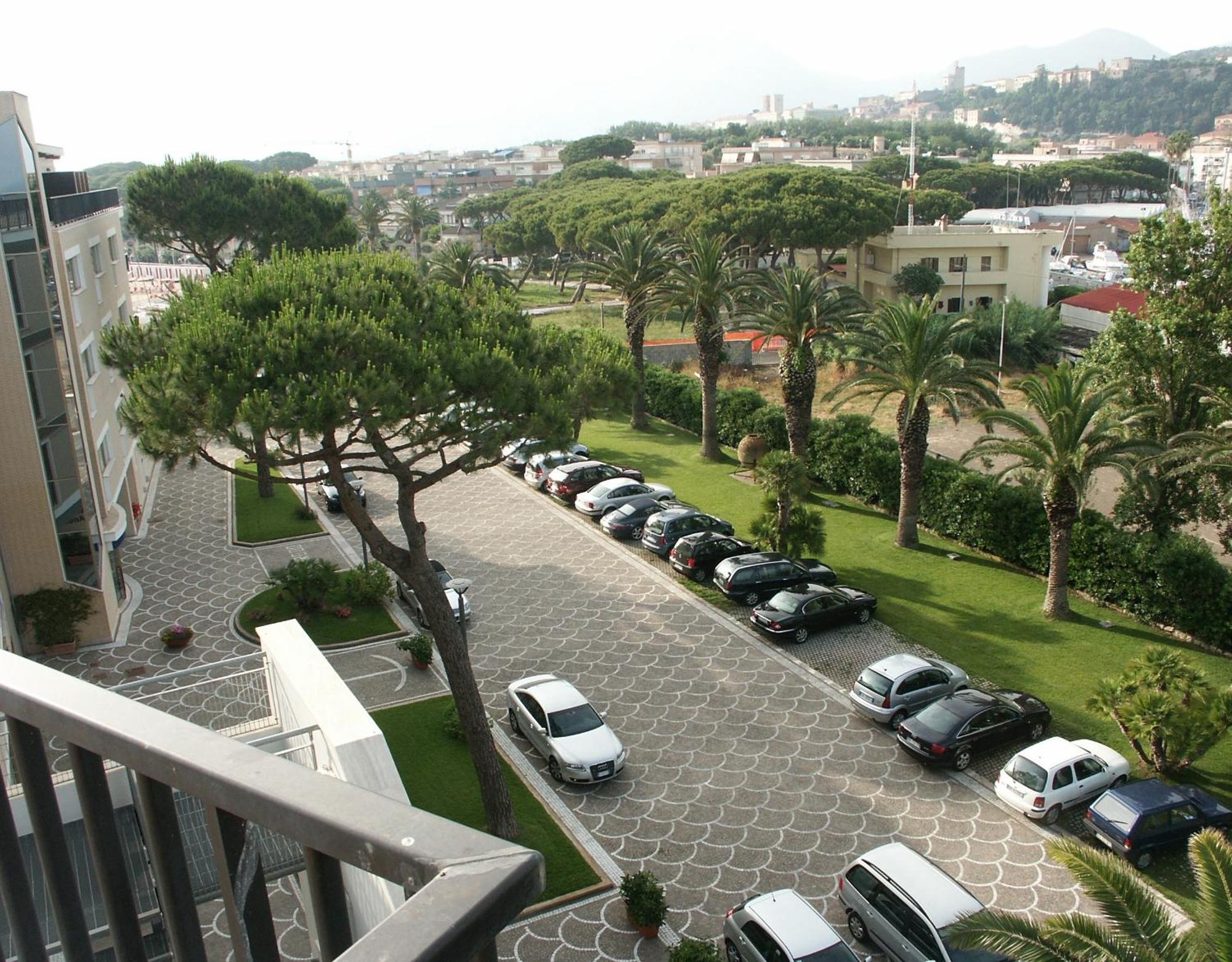 Grand Hotel L'Approdo Terracina Dış mekan fotoğraf